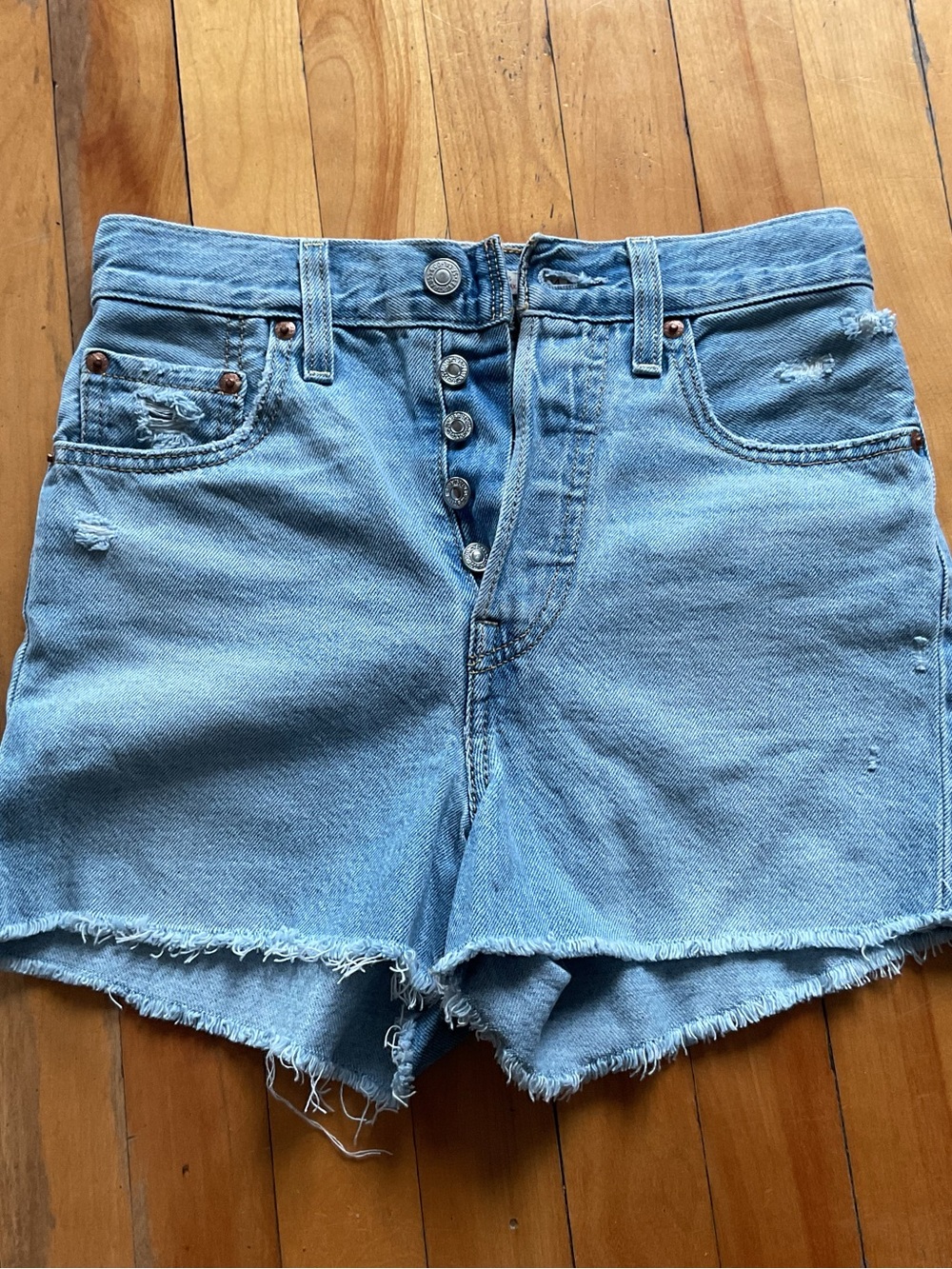 Levi's Ribcage  Shorts Size 24